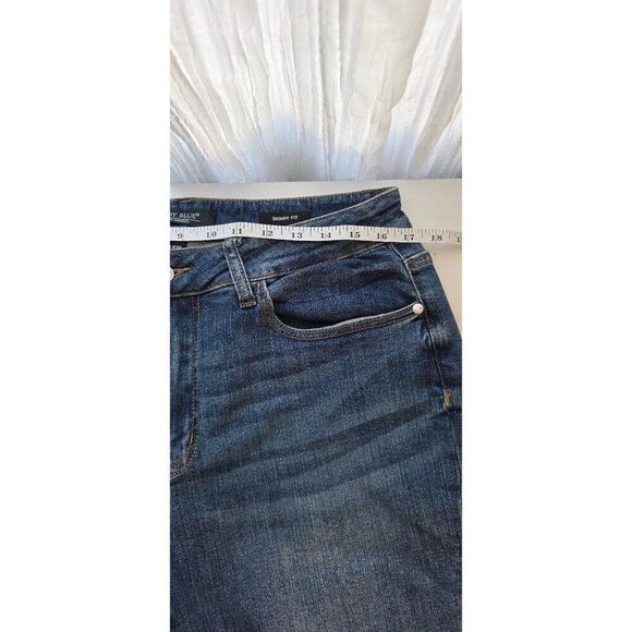 Judy Blue Size 14W Skinny Fit Distressed Jeans - Picture 5 of 9